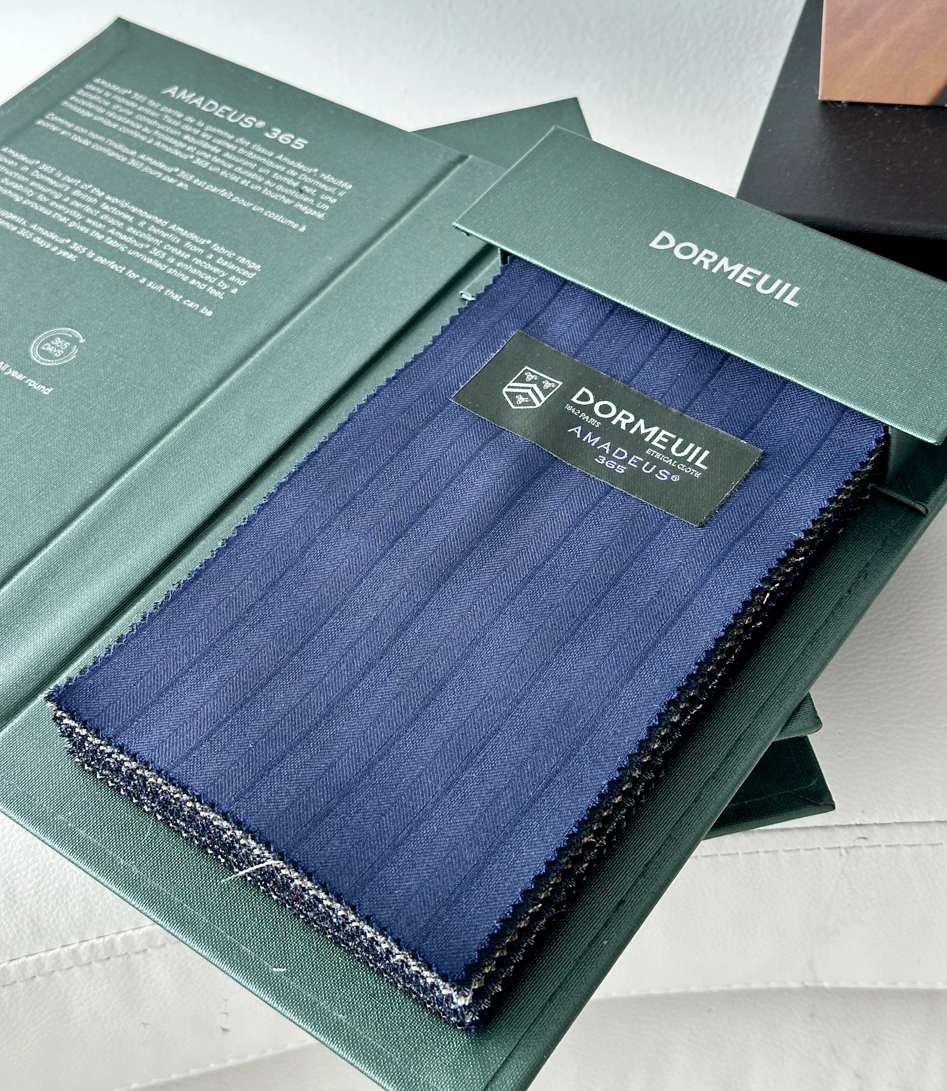 Dormeuil Amadeus 365 — fabric swatch